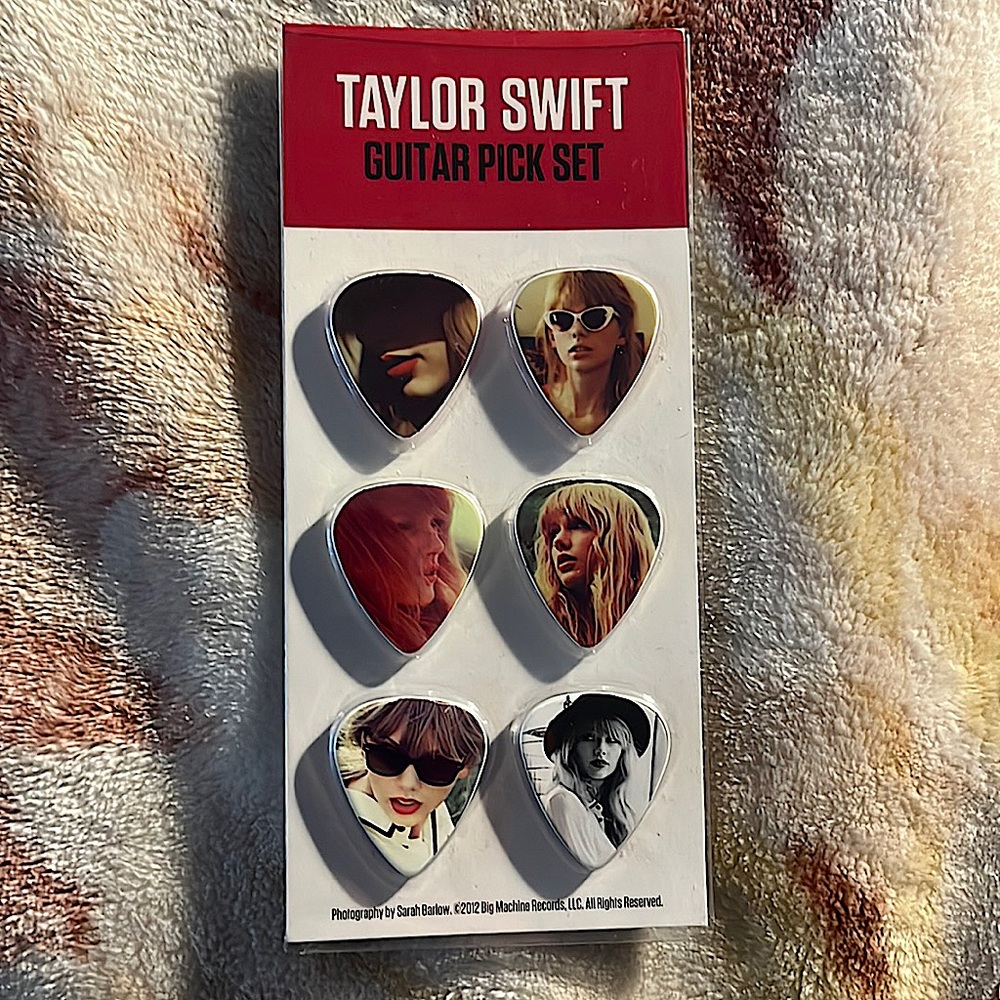 Still packaged Taylor Swift Guitar picks